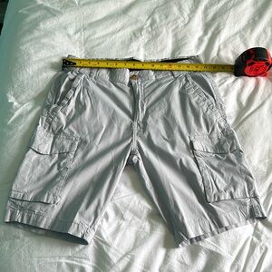 Cargo Shorts. 32” W x 9” inseam .Men’s. Top of knee cap length